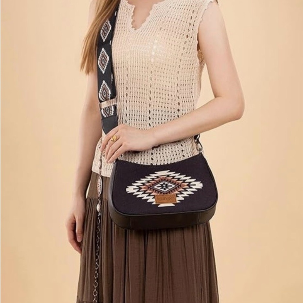 🖤Wrangler Black and Tan Patterned Shoulder Bag